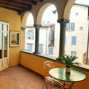https://terrazza-tassis-charme-e-relax.italymilanhotels.net