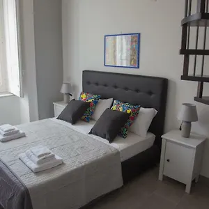 https://vesuvius-luxury-suites.hotels-amalfi.com
